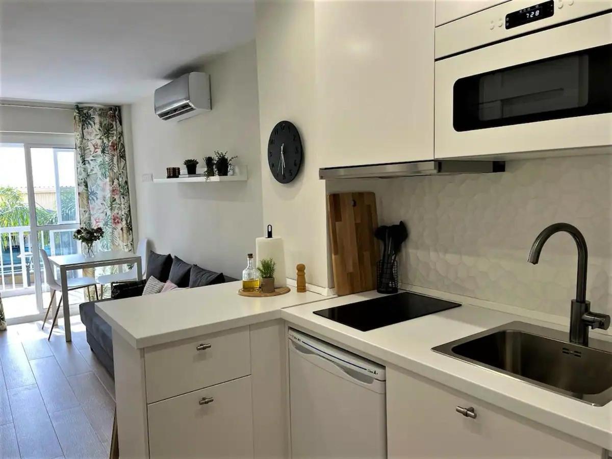 New Confort Benalmadena Bagian luar foto