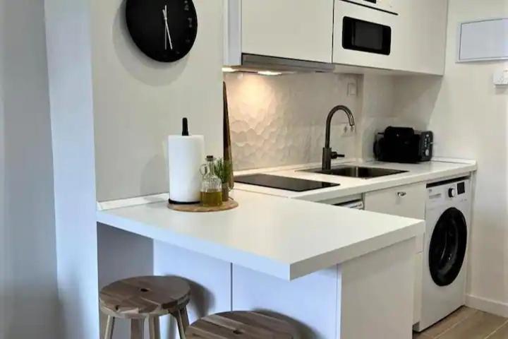 New Confort Benalmadena Bagian luar foto