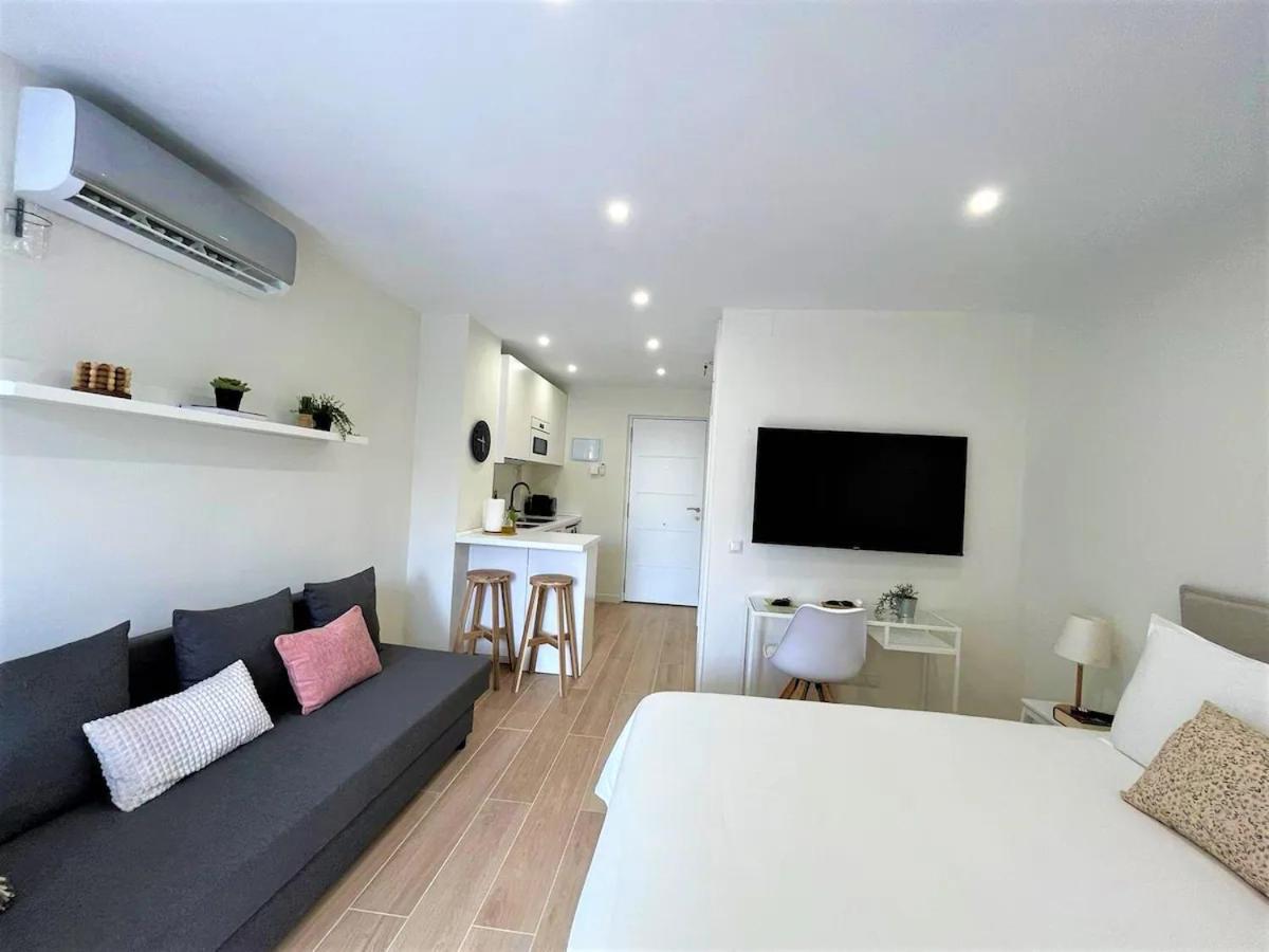 New Confort Benalmadena Bagian luar foto